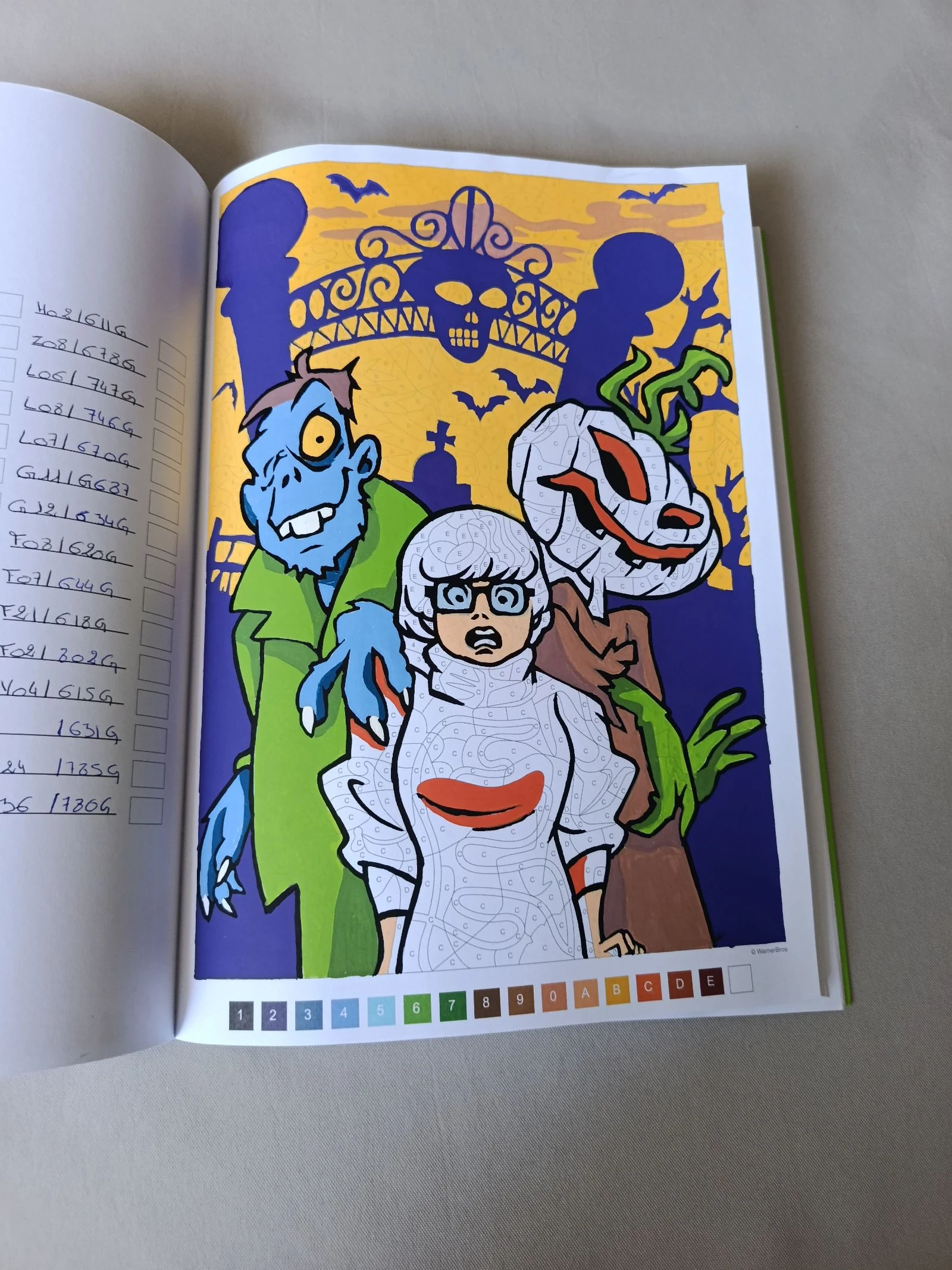 Mystery Scooby-Doo Coloring Book | Hachette Heroes | Very good condition – photo 4